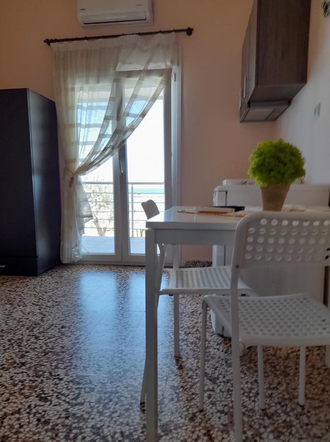 נאוי אפיבטיי Isalos Apartments Studios מראה חיצוני תמונה