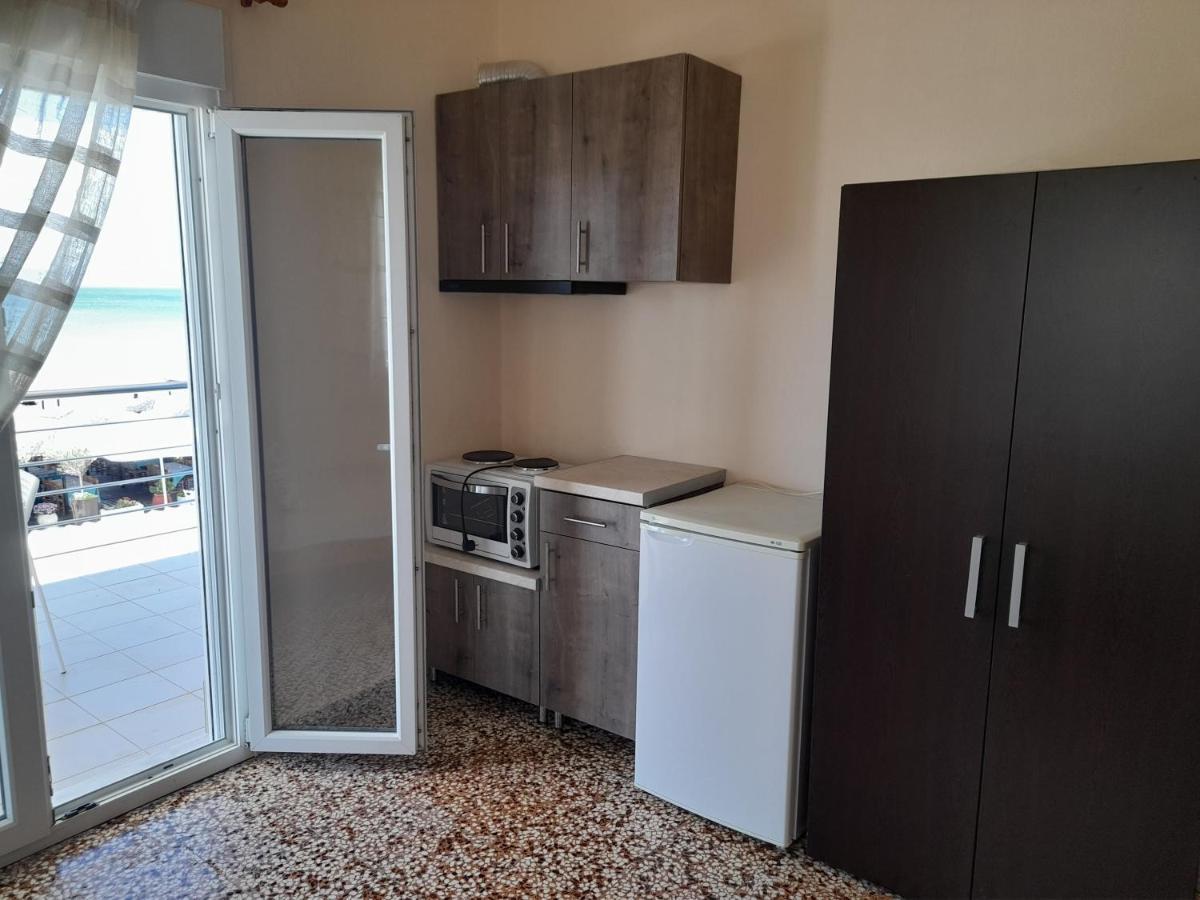 נאוי אפיבטיי Isalos Apartments Studios מראה חיצוני תמונה